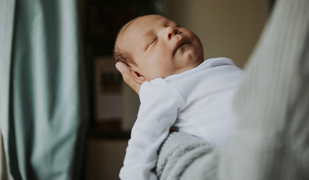 How to Help the Baby Connect Sleep Cycles for Naps Belly Bumps and Babies