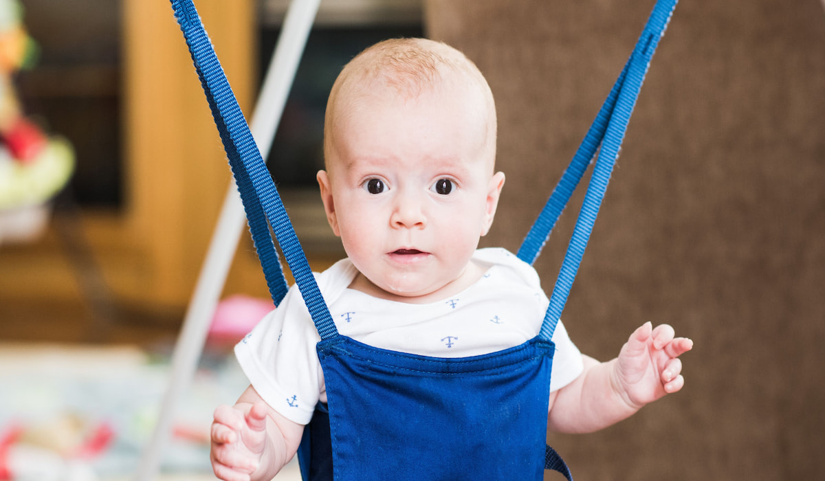 Baby Walker vs. Jumper Compared: Which Is Better? – Belly Bumps and Babies